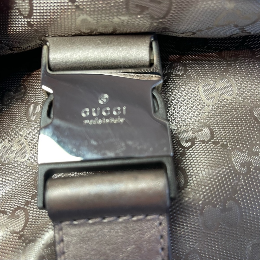 Gucci Imprime Coated Canvas Buckle Flap Messenger Bag - Metallic Gray - Preowned - Picture 15 of 15